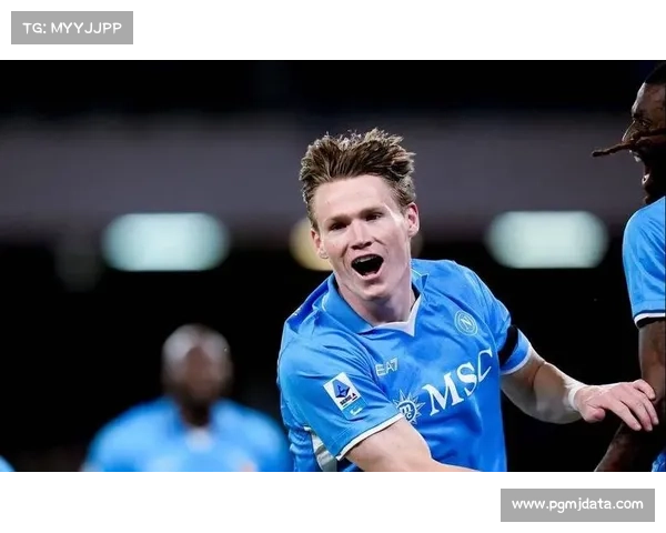 麦克托米奈头球破门后撞角旗杆庆祝，那不勒斯客场领先